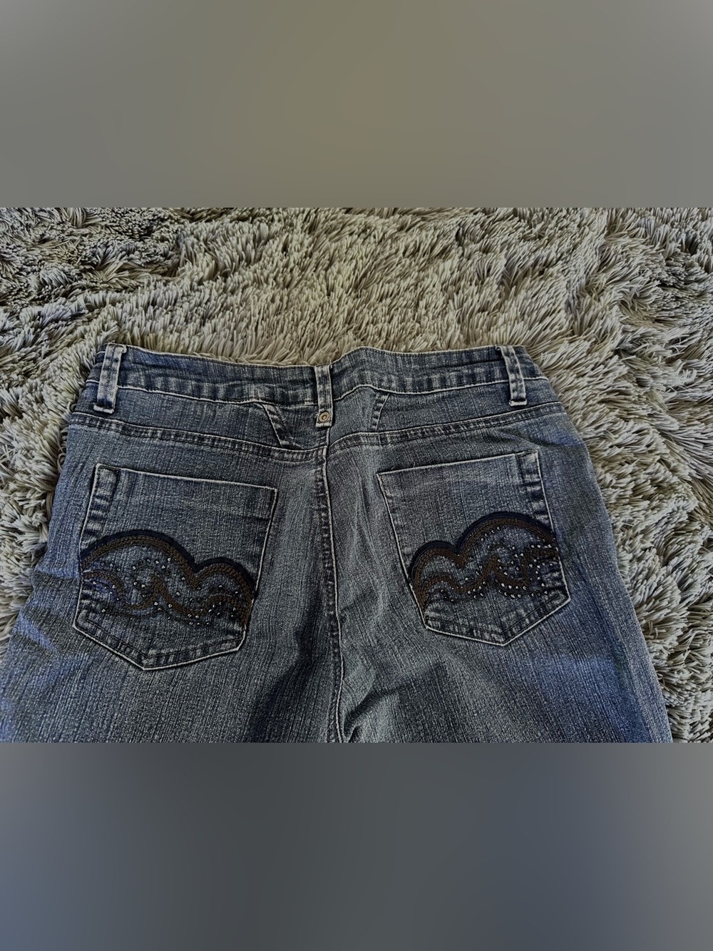 Vintage Women's Blue Embroidered Back Pocket Jeans